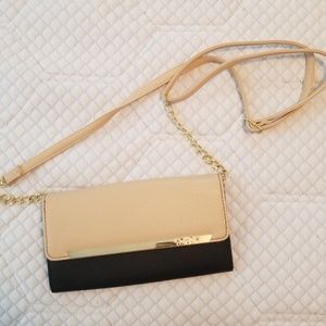 Jessica Simpson cream & black crossbody